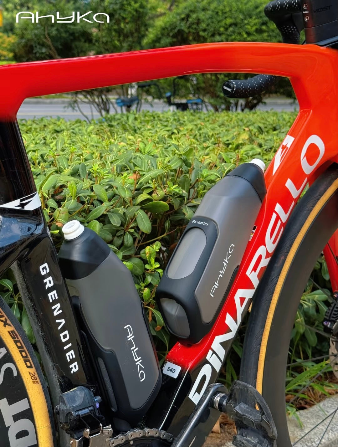 Ahyka Aero bottle and cage combo